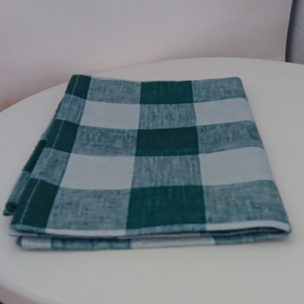 Green and Cream Checkered Tablerunner